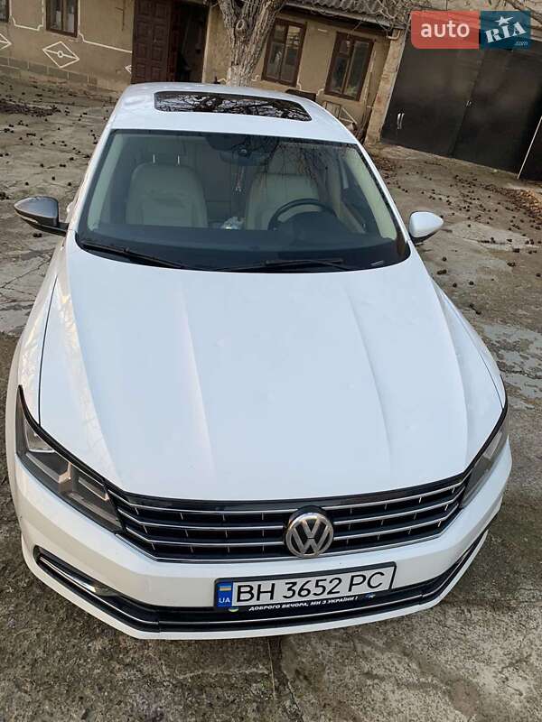 Седан Volkswagen Passat 2015 в Одесі