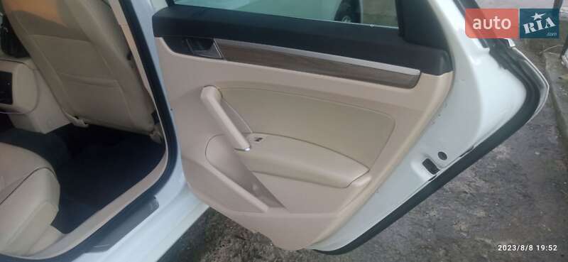 Седан Volkswagen Passat 2015 в Одесі