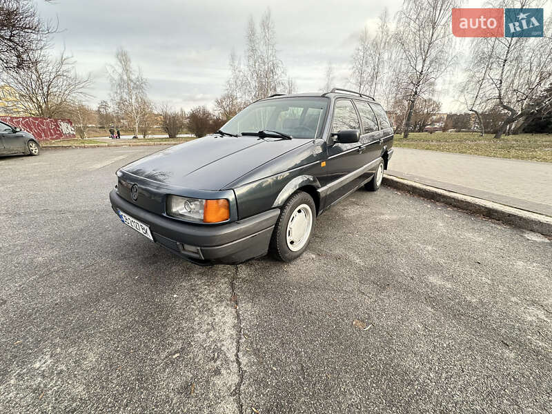 Універсал Volkswagen Passat 1992 в Харкові