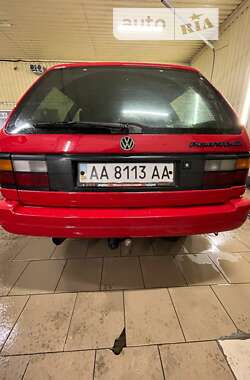 Універсал Volkswagen Passat 1993 в Києві