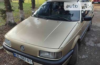 Седан Volkswagen Passat 1990 в Млинове