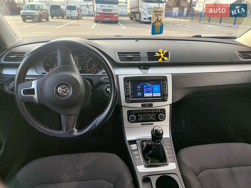 Універсал Volkswagen Passat 2011 в Луцьку