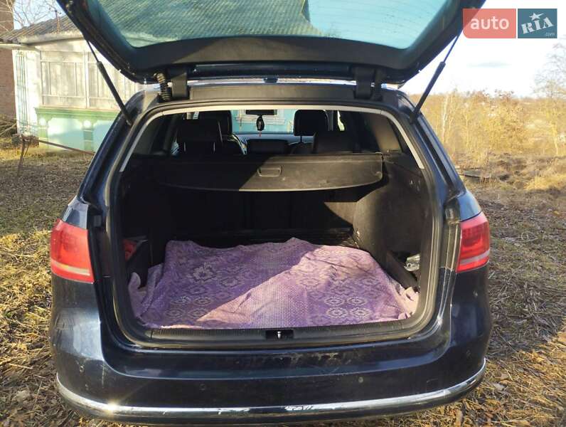 Універсал Volkswagen Passat 2012 в Жмеринці