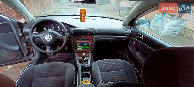 Седан Volkswagen Passat 2003 в Великом Бурлуке