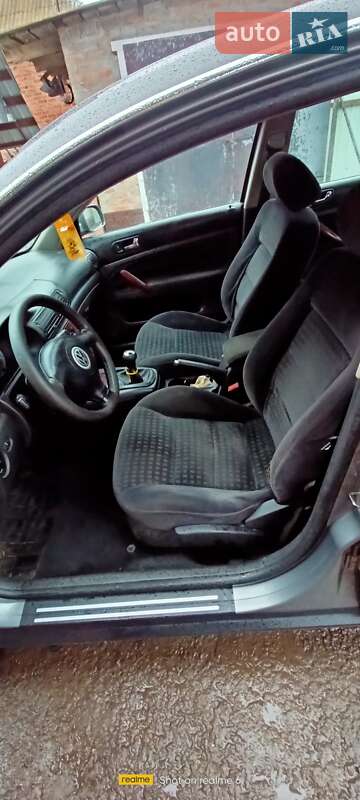 Седан Volkswagen Passat 2003 в Великом Бурлуке