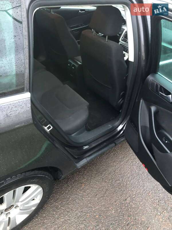 Універсал Volkswagen Passat 2010 в Бершаді