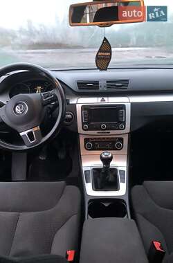 Универсал Volkswagen Passat 2010 в 