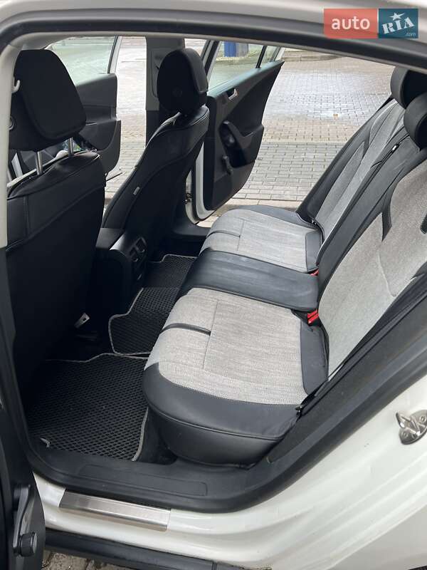 Седан Volkswagen Passat 2008 в Заставній