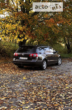 Універсал Volkswagen Passat 2010 в Львові