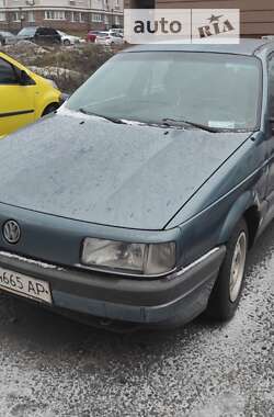 Седан Volkswagen Passat 1989 в Києві