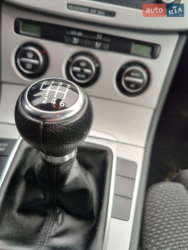 Универсал Volkswagen Passat 2009 в Горохове