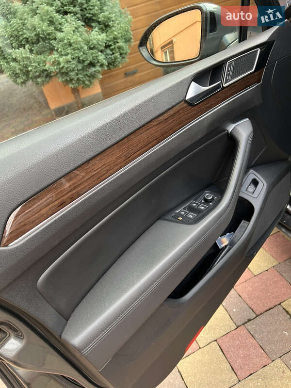 Седан Volkswagen Passat 2015 в Иршаве
