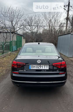 Седан Volkswagen Passat 2016 в Одессе