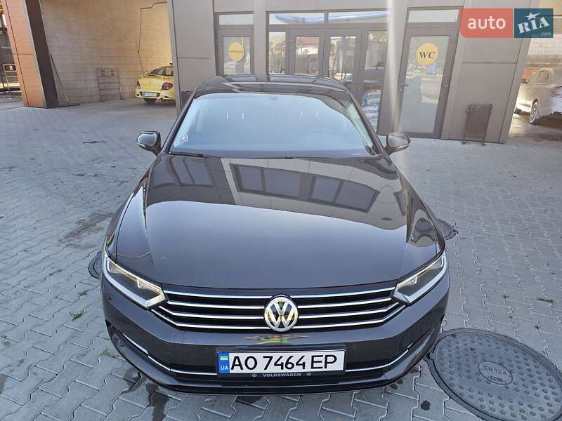 Седан Volkswagen Passat 2015 в Берегово