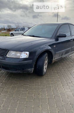 Седан Volkswagen Passat 1998 в Львове