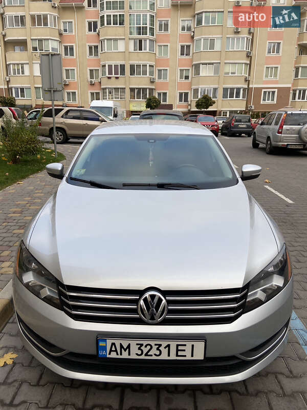 Седан Volkswagen Passat 2014 в Києві