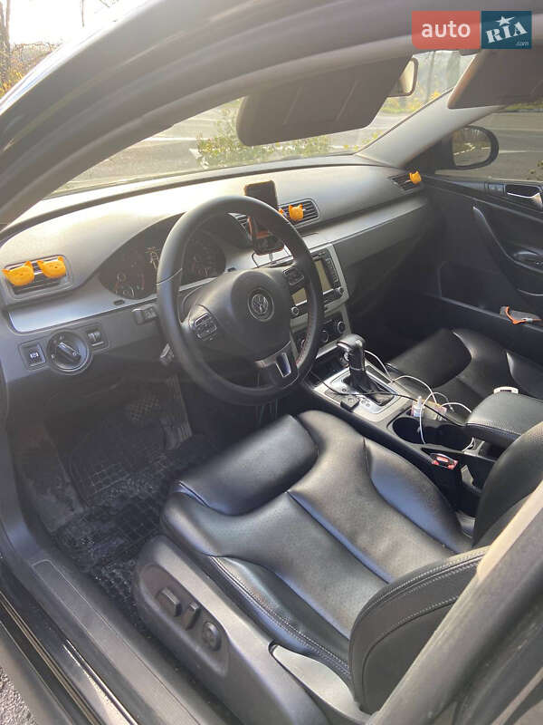 Універсал Volkswagen Passat 2010 в Калинівці