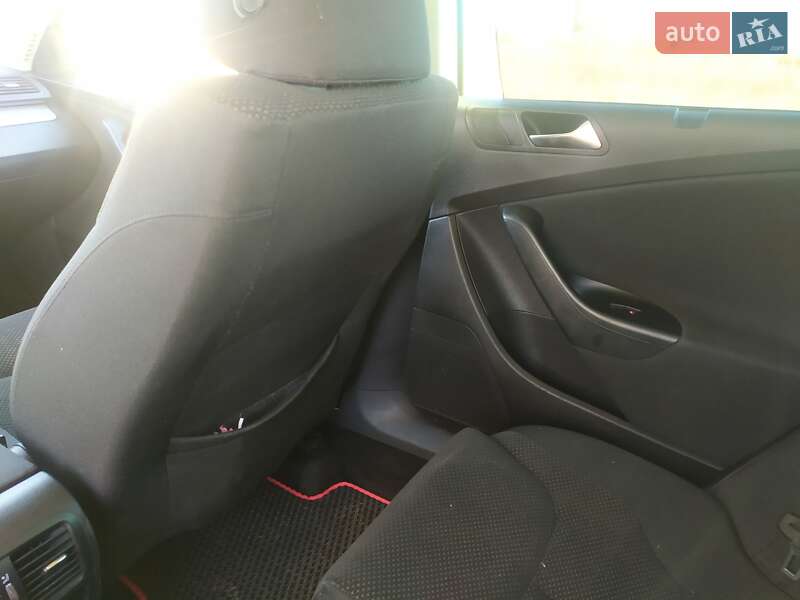 Универсал Volkswagen Passat 2010 в Лозовой фото 16 Универсал Volkswagen Passat 2010 в Лозовой