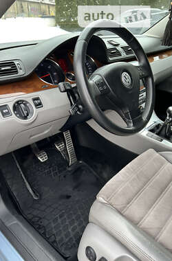 Седан Volkswagen Passat 2008 в Львове