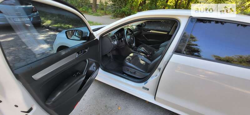 Седан Volkswagen Passat 2013 в Запорожье