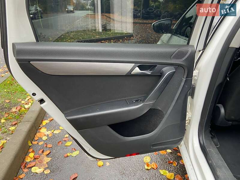 Универсал Volkswagen Passat 2011 в Львове