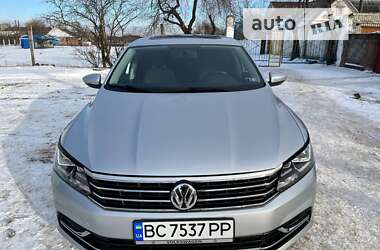 Седан Volkswagen Passat 2017 в Львове