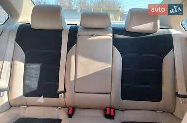 Седан Volkswagen Passat 2012 в Києві