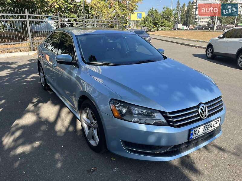 Седан Volkswagen Passat 2012 в Киеве