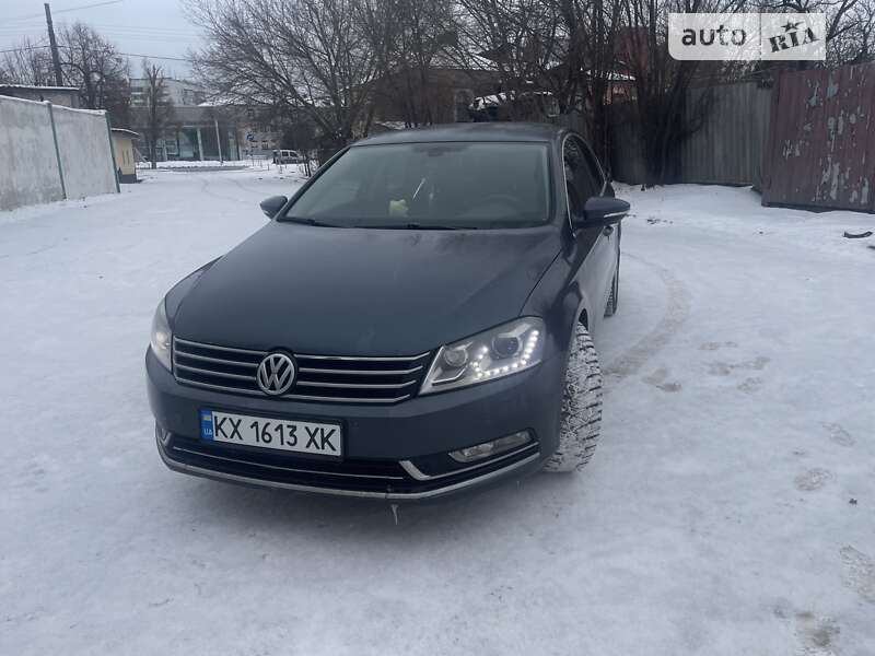 Седан Volkswagen Passat 2012 в Харькове