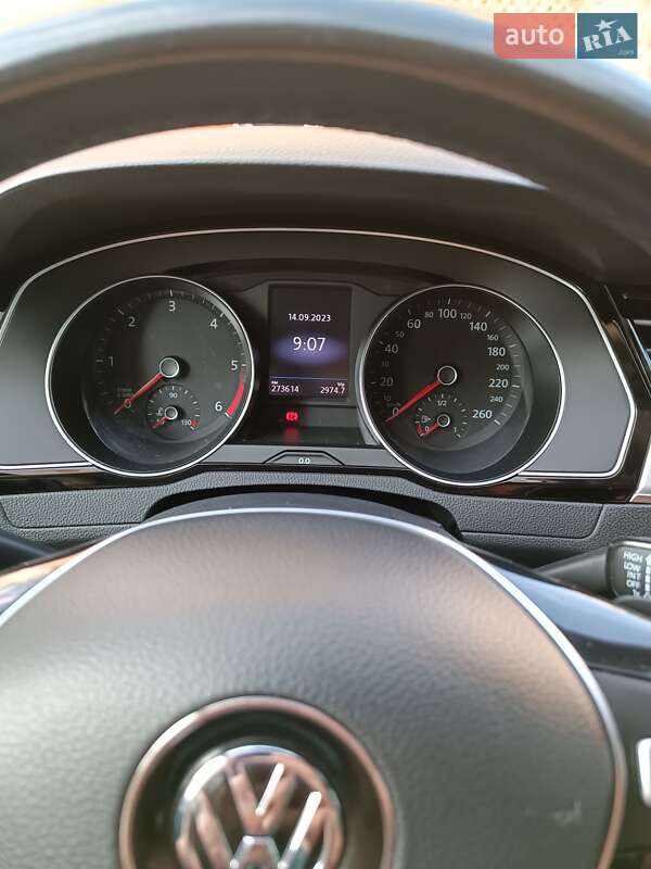 Універсал Volkswagen Passat 2017 в Харкові