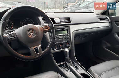 Седан Volkswagen Passat 2014 в Львове