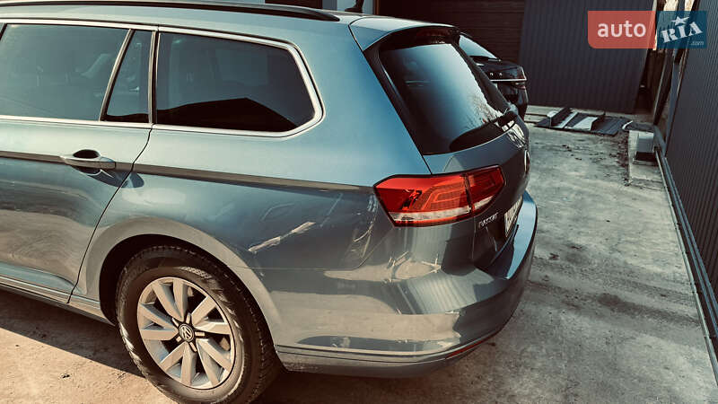 Універсал Volkswagen Passat 2015 в Ужгороді