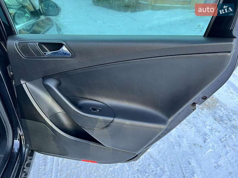 Универсал Volkswagen Passat 2006 в Городенке