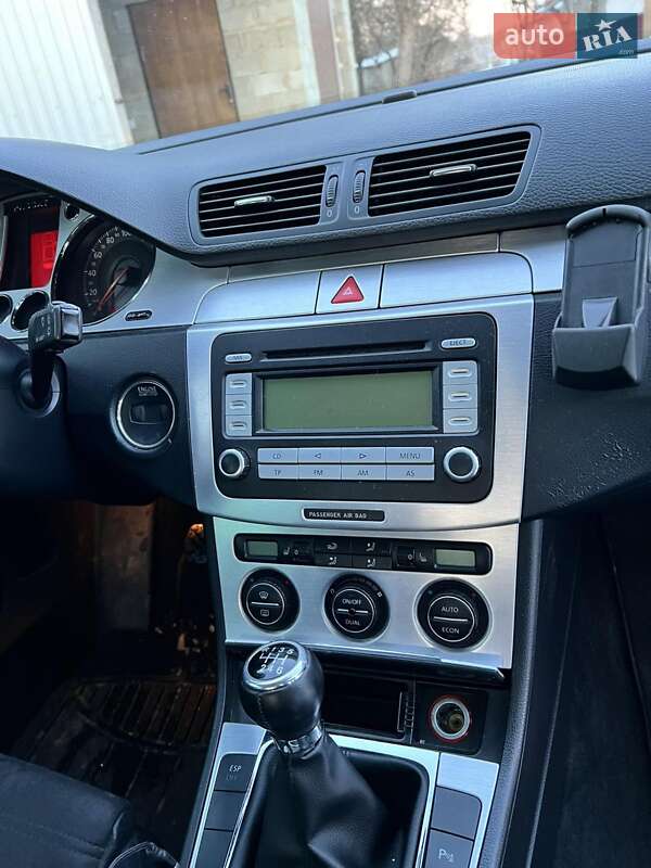 Универсал Volkswagen Passat 2006 в Городенке