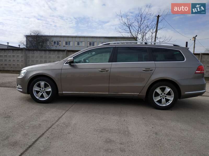 Універсал Volkswagen Passat 2011 в Шептицькому