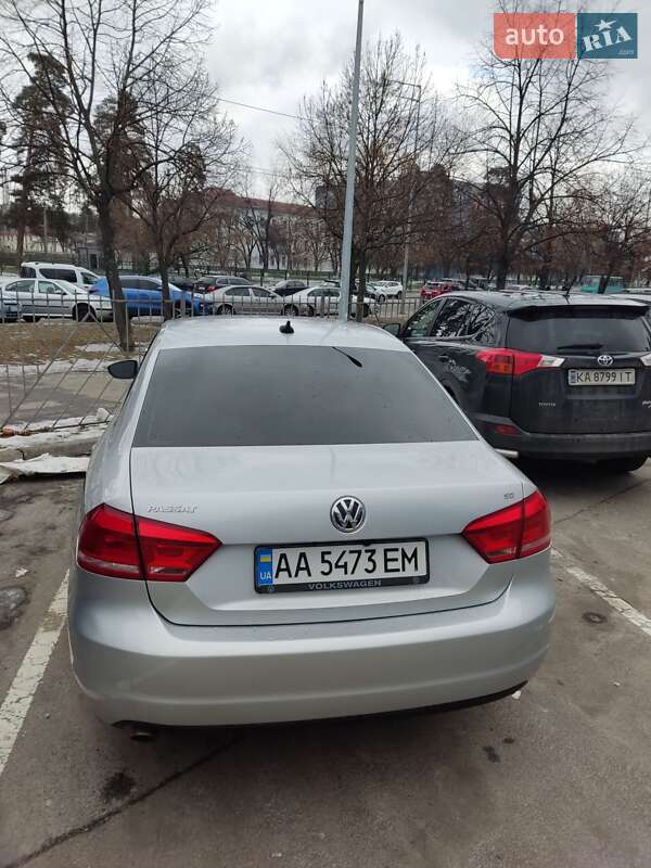 Седан Volkswagen Passat 2011 в Киеве