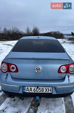 Седан Volkswagen Passat 2006 в Гайвороне