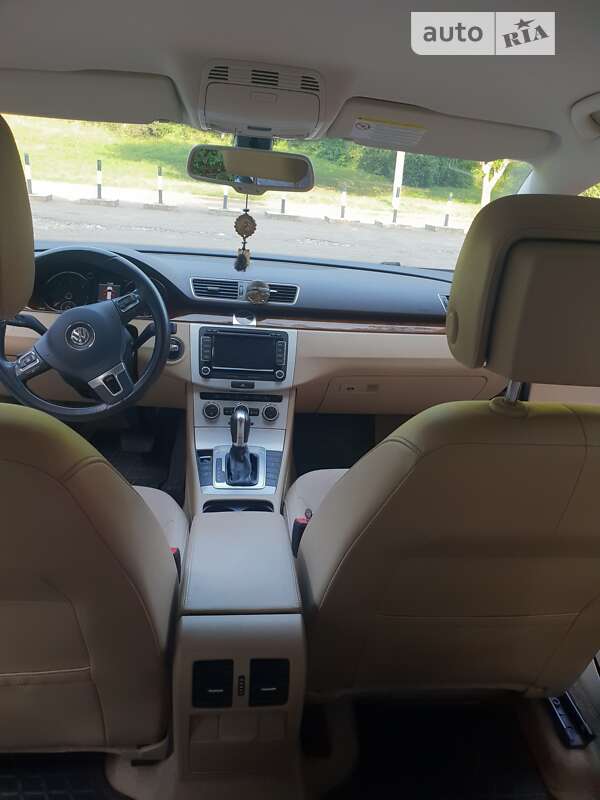 Универсал Volkswagen Passat 2013 в Тернополе