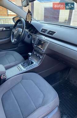 Универсал Volkswagen Passat 2011 в Житомире