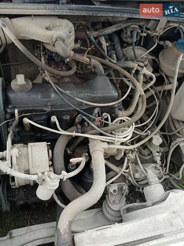 Седан Volkswagen Passat 1988 в Надвірній