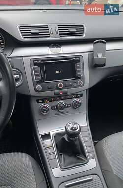 Универсал Volkswagen Passat 2011 в 
