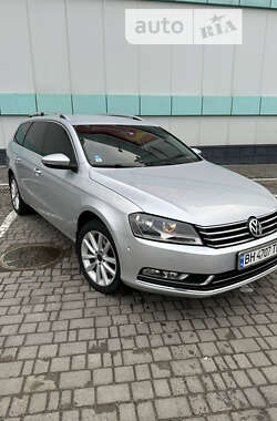 Універсал Volkswagen Passat 2011 в Одесі