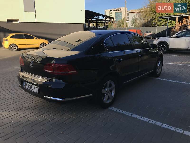 Седан Volkswagen Passat 2012 в Киеве