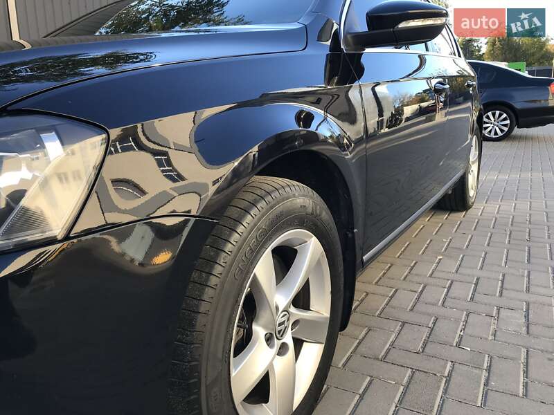Седан Volkswagen Passat 2012 в Киеве