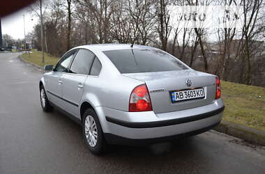 Седан Volkswagen Passat 2003 в Києві