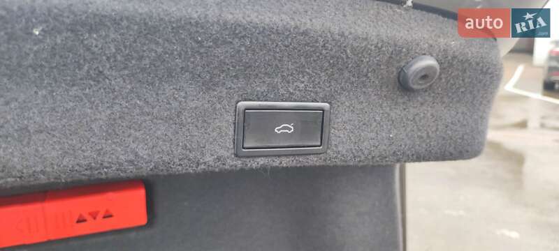 Седан Volkswagen Passat 2017 в Києві