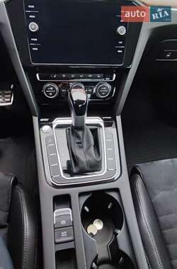 Седан Volkswagen Passat 2017 в Киеве