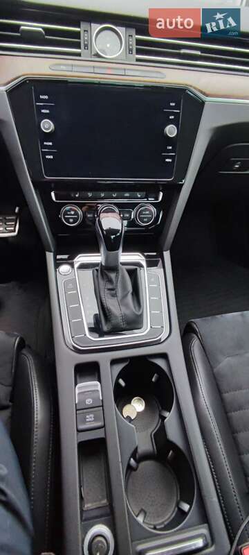 Седан Volkswagen Passat 2017 в Києві