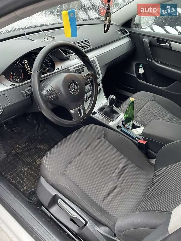 Універсал Volkswagen Passat 2012 в Полтаві