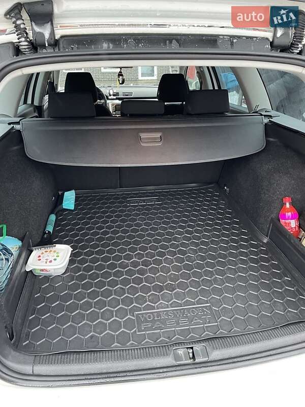 Універсал Volkswagen Passat 2012 в Полтаві